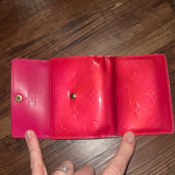 Louis Vuitton Ludlow Wallet in Pink Vernis - Picture 4 of 11